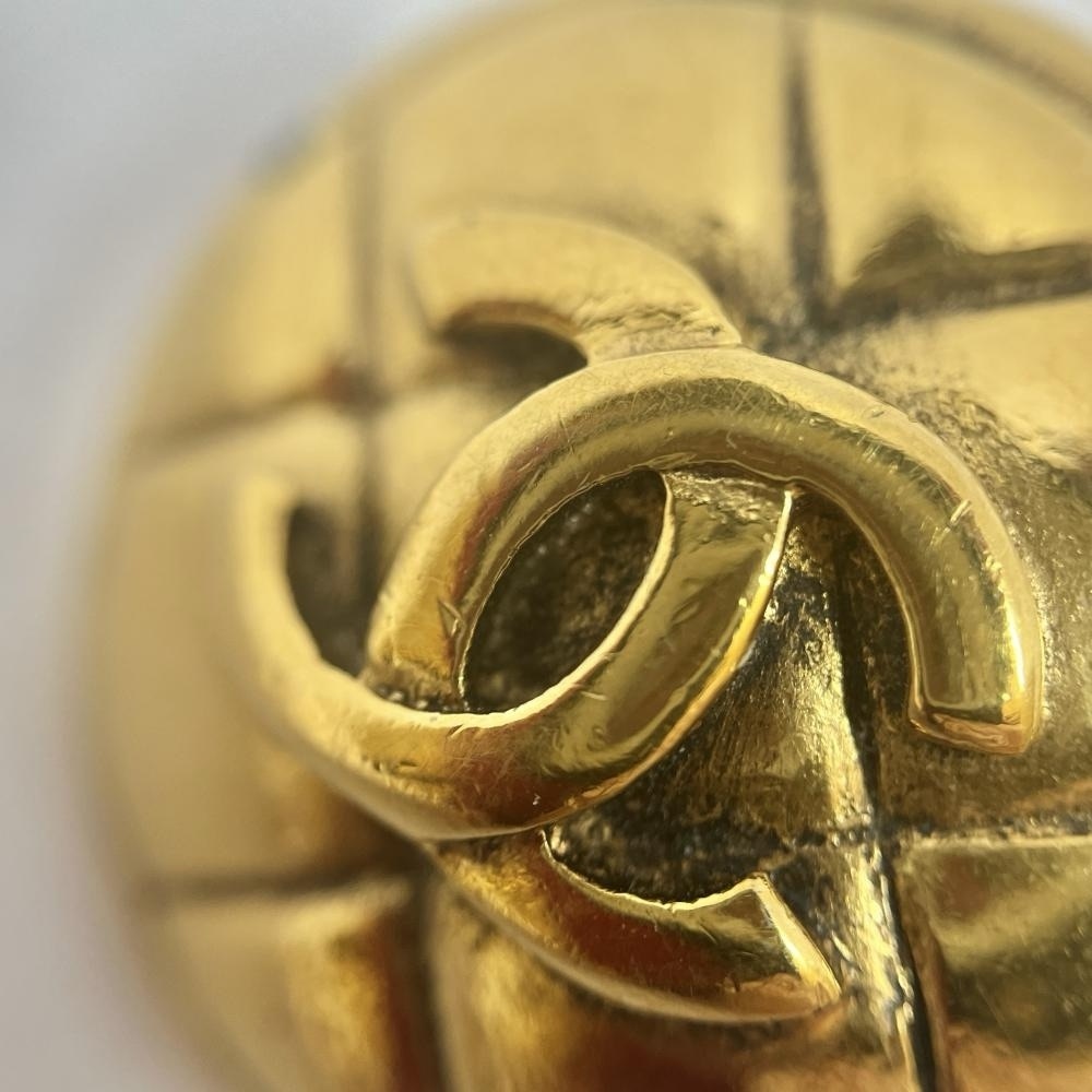 Chanel Vintage Gold plated clip on earrings - Picture 7 of 8